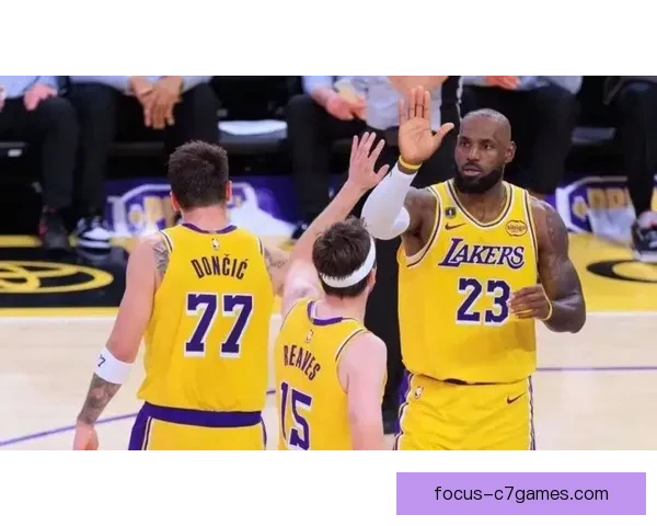 湖人迎强敌詹姆斯全力备战季后赛球队战术调整引关注