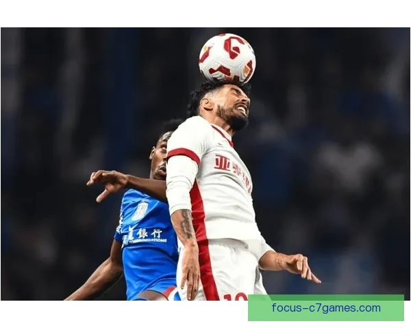 中超最新战报：劲旅逆转夺冠引球迷热议球场风云